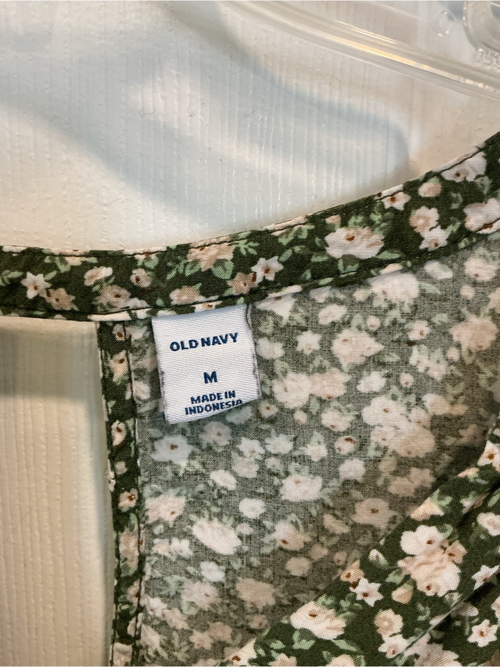 Old Navy Ladies Floral Tank Top Size Medium - Picture 5 of 6